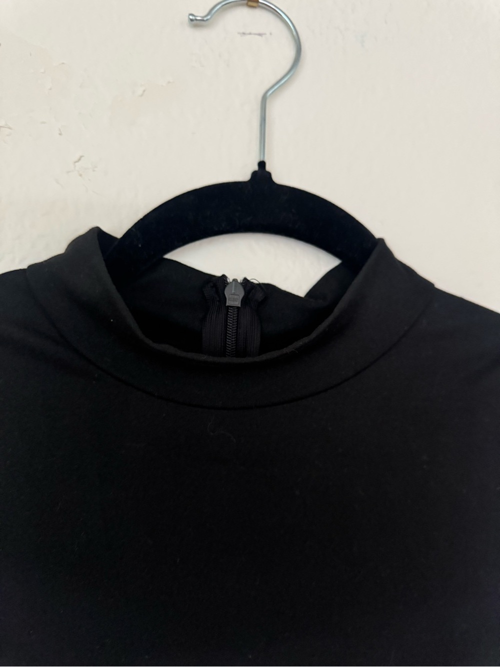 Sleeveless Black Mock Neck Romper - Picture 3 of 7